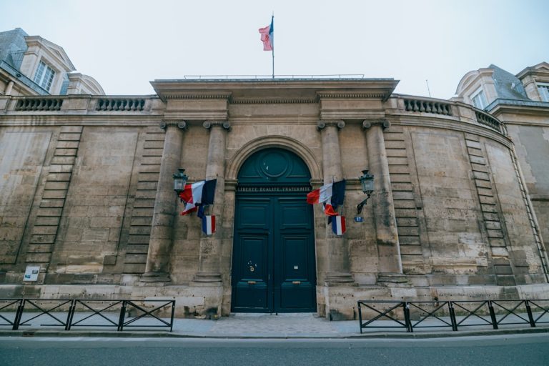 découvrez notre guide du week-end à bordeaux : les incontournables, bonnes adresses, activités et conseils pour profiter pleinement de votre séjour dans cette ville dynamique et chargée d'histoire.